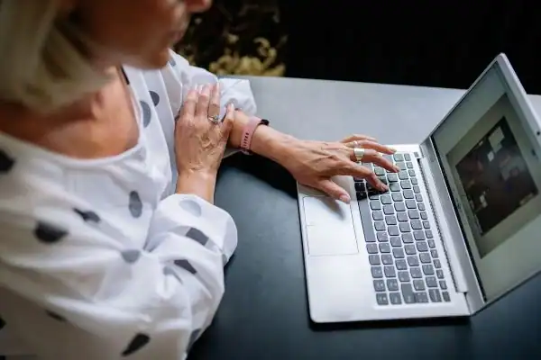 Image of woman attending online mediation Basingstoke services from Barker Mediation